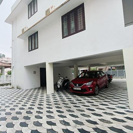 West Darshan Apartments And Villas Thiruvananthapuram Екстериор снимка